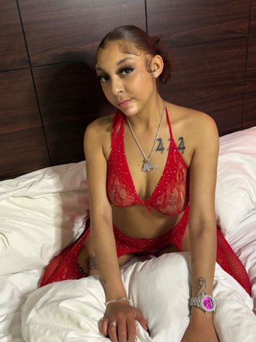 Cece (24) — Houston Female Escort for Verified Companion Dates - 1