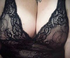 Long Beach escorts - Long Beach CA Voluptuous White Woman Outcalls — OutCalls & Car Play
