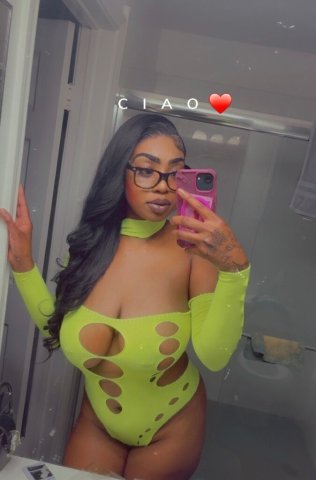 Turn me on Tuesday — petite curvy Dallas escort - 1