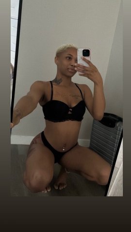 Dallas, TX Slim Red Escort — Outcall hangout (23) - 1