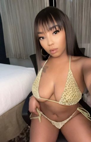 San Diego Female Escort — Verified Pics, 5’1, 32DD - 1