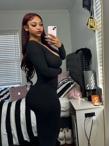 Portland Oregon Female Escort — In/Outcall + Facetime Content - 1