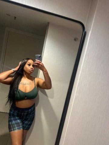 Brei in Charlotte, NC — mature respectful escort, discrete and well reviewed - 1