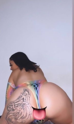 European Bombshell Escort — Summer in Chicago, IL (21) - 1