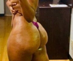 Lyric (thick thighs) — Dallas mature escort, discreet and respectful - Image 2