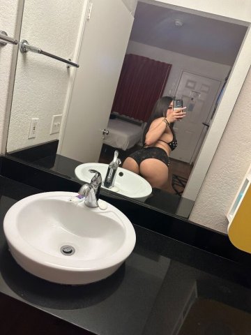Inland Empire Incalls/Outcalls Female Escort — FaceTime or Google Meet Only - 1