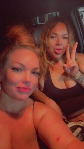 Oklahoma City Female Escort — Valentine 3some (40) - 1