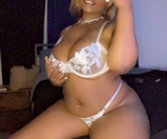 Minneapolis / St. Paul escorts - Minneapolis/St. Paul Female Escort — Incalls & Outcalls (Deposit for Outcalls)