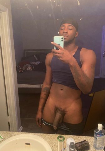 Drew — Pansexual male escort with massage, discretion & recent photos - 1