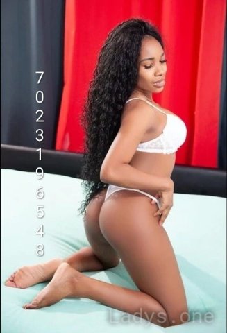 Latina Escort (27) in Los Angeles, CA - 1