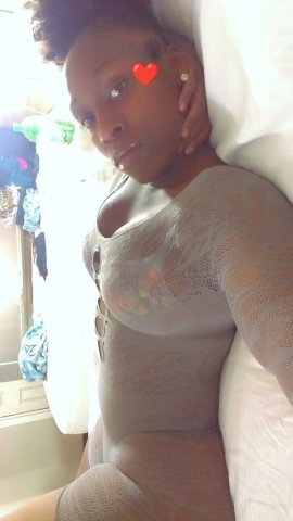 Tampa FL 30+ Female Escort — Incall/Outcall, BJ + Older Men Sessions - 1