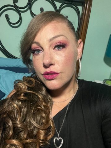 Reno Female Escort — Discreet dates for dinner, drinks, and events - 1