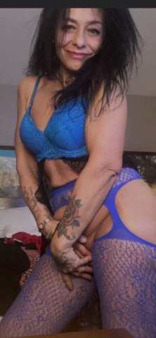 Atlanta Female Escort — Italian/Puerto Rican woman, Friday-night banter - 1