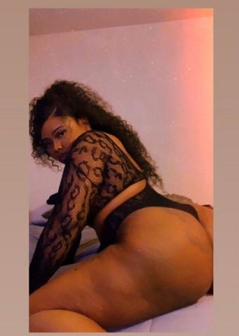 Enchanting, Sweet, Discreet Female Escort — Same-Day Appointments & Facetime - 1