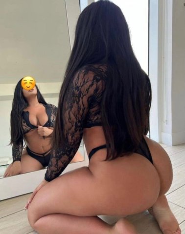 Latina caliente en Albany, NY — BBJ, masajes eróticos y anal - 1