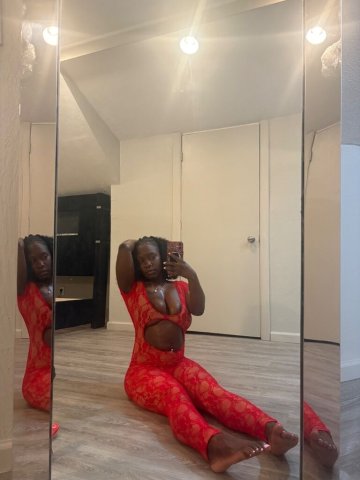 Detroit Female Escort — GFE, Foot Fetish, No Bare - 1