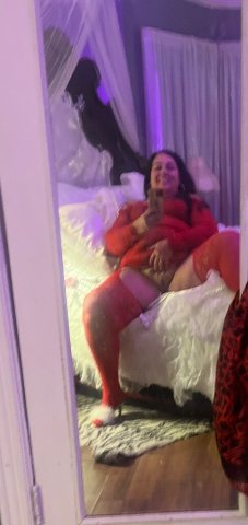 Central Jersey BBW Cougar Escort — Outdoor Steamy Jacuzzi + Domination - 1