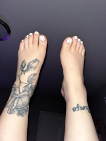 Madison WI Findom Goddess — humiliation, ignore, feminization, wallet control - 1