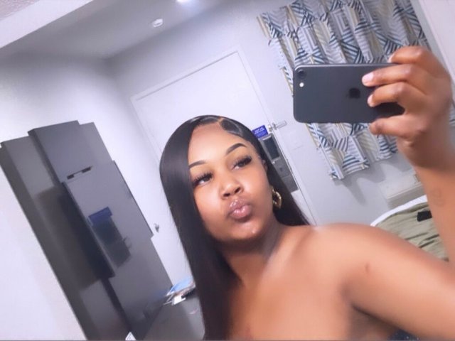 Ventura Female Escort — Upscale Professional & Discreet - 1