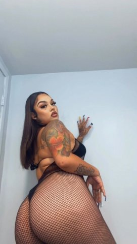 Long Beach Female Escort — outcalls and car dates available - 1