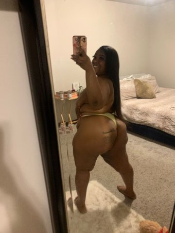 Elite companion visiting Pensacola for refined conversation (outcalls only) - 1