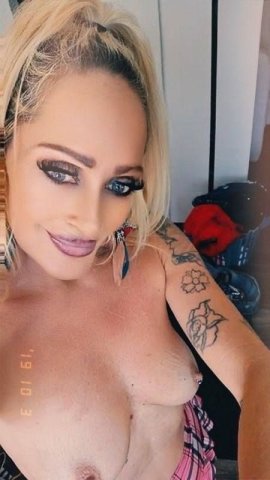 Ogden, Utah Nikki Pantera — Discreet Beer Queen Hookup - 1