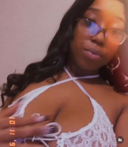 Petite chocolate escort — exclusive outcalls only (San Fernando Valley) - 1