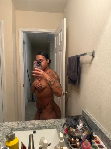 Greenville In-Calls Female Escort — Puerto Rican & Jamaican, tattoos, curvy slim build - 1