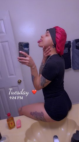 Westbank Outcalls — Upscale Female Escort (AA Friendly, 35+) - 1