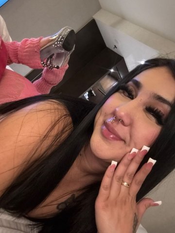 Ari — discreet hotel circle companionship in San Diego - 1