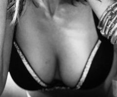 Salt Lake City escorts - Salt Lake City Thick-Chest Female Escort (36C, 32 Waist)