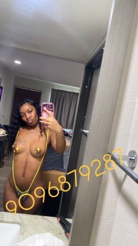 New in Town — 21-Year-Old Brownskin Fat Exotic Wet Cat, Striptease & FaceTime (In/Out Calls) - 1
