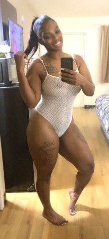 Dallas Thick-Thighed Mature Escorts — QV Special, Clean & Discreet - 1