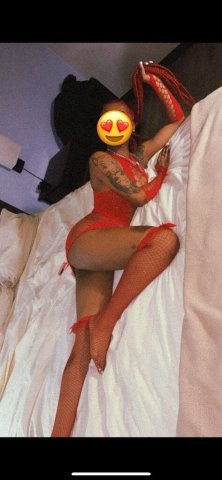 Pittsburgh Female Escort — Feet & Full Body Photos, Call/Car Dates - 1