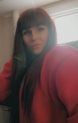 Redhead Female Escort in Cincinnati, OH — 5'5" Hazel Eyes - 1