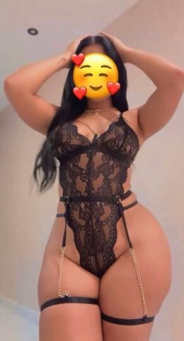 Chica Latina joven en Oakland/East Bay — masaje y baile erótico - 1