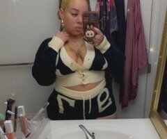 Minneapolis / St. Paul escorts - Minneapolis/St. Paul Female Escort — No extra drama, just a clean match