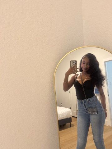 Majic (130lb Petite) Outcall Specials Now — 5$tar Face & Throat Match - 1