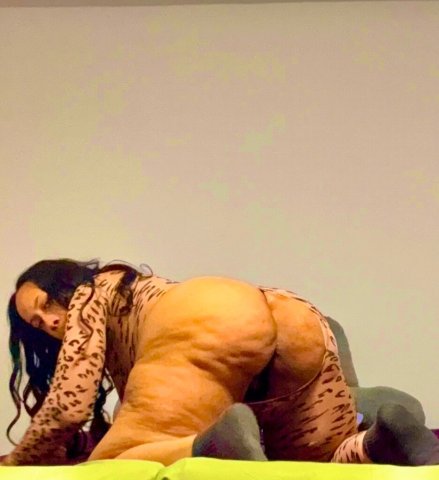 Candy (32) — Sensual BBW (5’11) for oral, discreet meetups & custom pics - 1