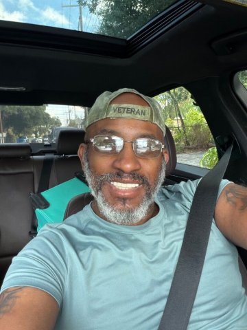Tallahassee FL Gentleman Escort — 5'11 Well Built - 1
