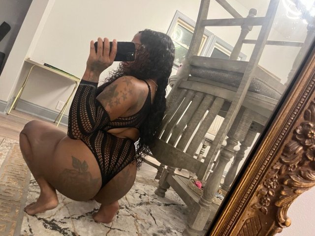 Slim Thicke Escort — 24 (Cincinnati, Ohio) - 1
