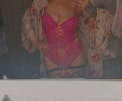 Tampa escorts - Tampa Female Escort — Party-Mood Fun in the Rain