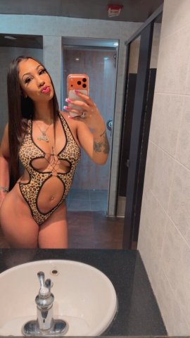 Naomi (23) — Upscale Female Escort in Oakland, CA - 1