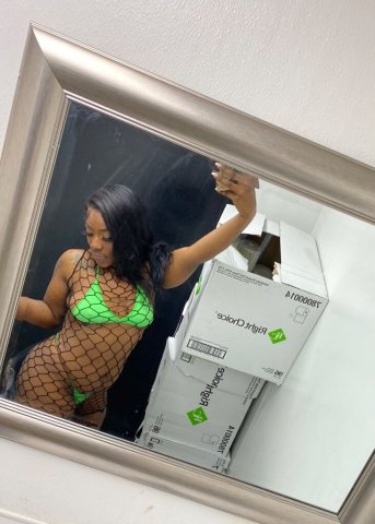 Dallas Fun-Sized Escort — Soft, Silky Body - 1
