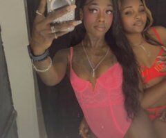 Kansas City escorts - Kansas City 2-Girl Escort Experience at Pleasing