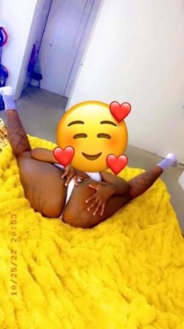 Chicago Female Escort — Full Service All Week - 1