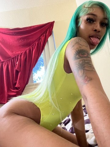 Incall & Outcall Specials — Curvy Petite Female Escort in North Bay - 1