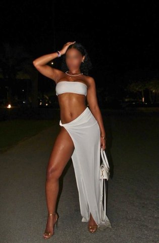 Victoria | Desert Luxury Companion (Incall/Outcall) | Same-Day Dates - 1