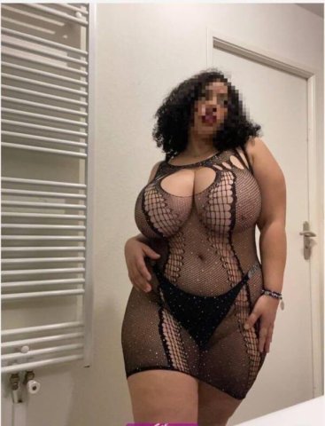 Latina Curvy BBW Escort — Oral Service - 1