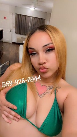 Ashley (26) in San Fernando Valley — wetter vibe, green eyes, upscale treatment - 1
